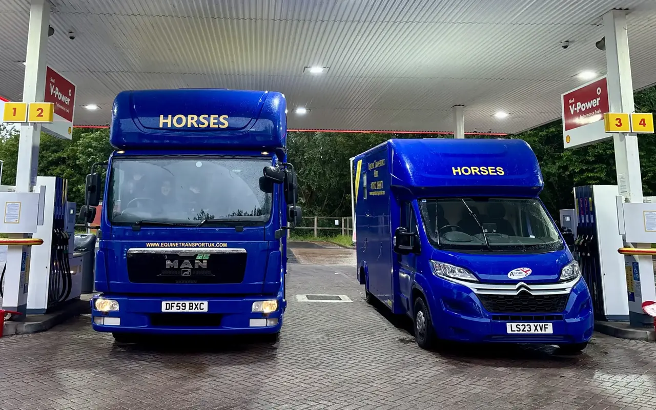 Equine Transport UK 7.5 tonne horsebox with living